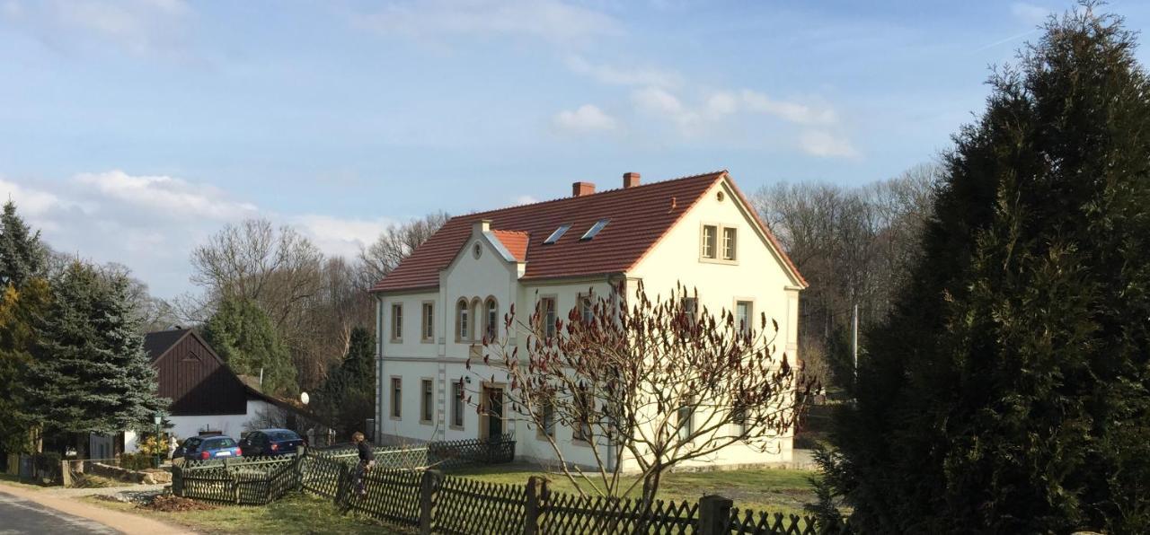 Stara Szkola Debowy Gaj The Old School Debowy Gaj Bed and Breakfast Lwowek Slaski Exteriör bild